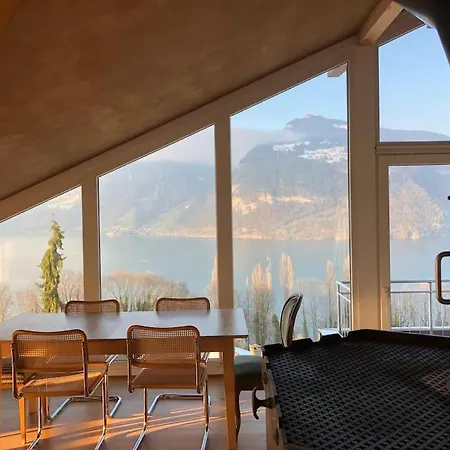 Lakeview Gem شقة